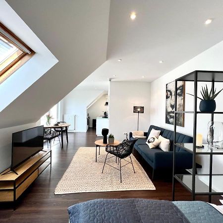 Sunset Apartment: Free Parking + Balcony + Netflix Есен Екстериор снимка