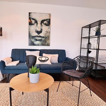 Sunset Apartment: Free Parking + Balcony + Netflix Есен Екстериор снимка