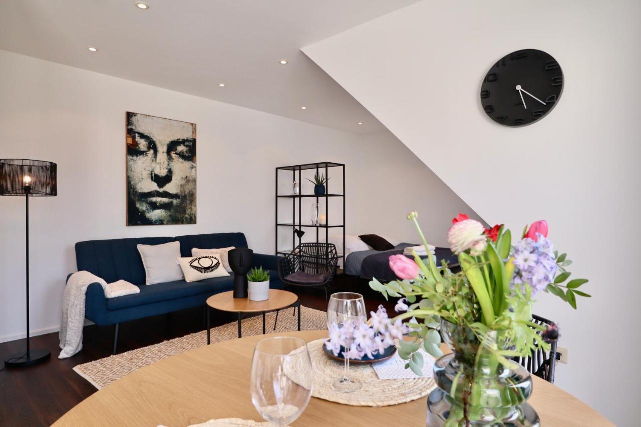 Sunset Apartment: Free Parking + Balcony + Netflix Есен Екстериор снимка
