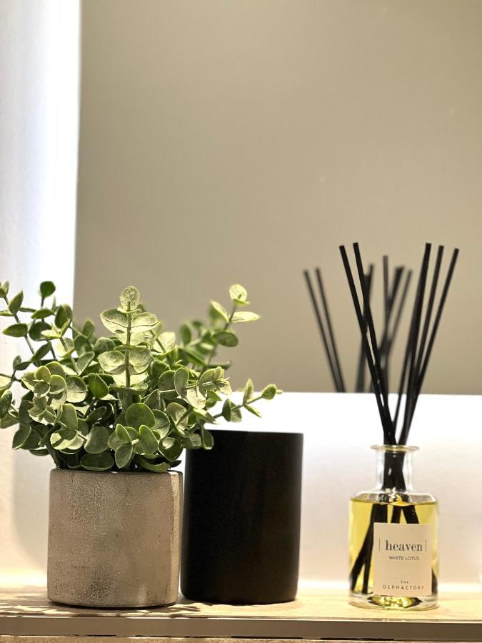 Sunset Apartment: Free Parking + Balcony + Netflix Есен Екстериор снимка